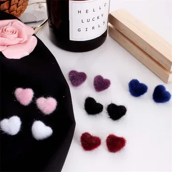 Fashion Cute Candy Color Plush Ball Stud auskarai moterims Korėjietiškas aksomas Širdis Žvaigždė Apvalūs pliušiniai auskarai Pareiškimas Papuošalų dovana