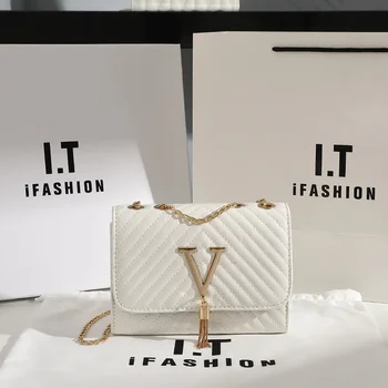 Madingas moteriškas krepšys 2023 m. Nauja madinga juostele siuvinėta rankinė per petį V formos kutas dekoratyvinis kryžminis krepšys
